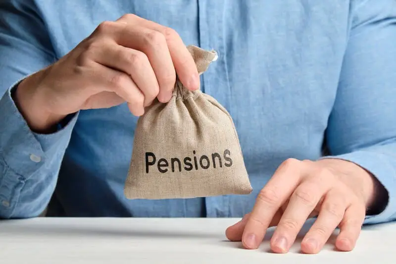 Which Is Better Pension Or 401k?